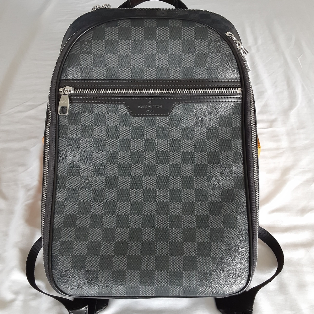 Loui Vuitton Michael Backpack Nv2